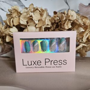 Dark Green Swirl - Medium Almond
